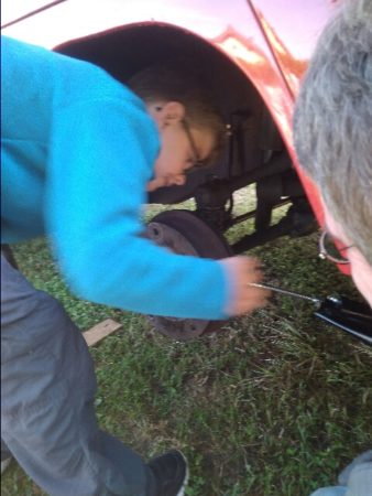 Schmieren der Vorderachse am VW Bulli