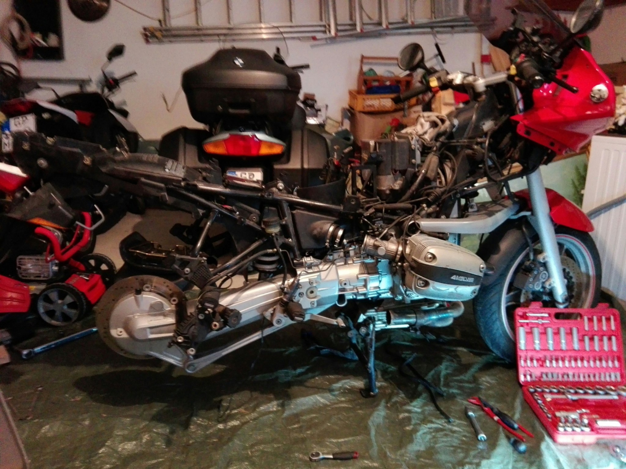 BMW R1100 unverkleidet